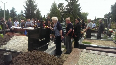 У Чернівцях попрощалися з головою обласної спілки письменників Василем Довгим - фото