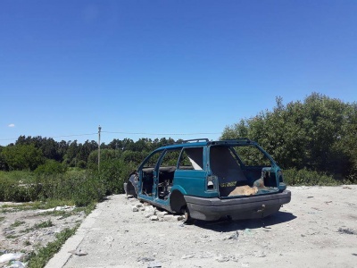 «Євробляхи» на кордоні: у мережі показали кладовище автівок