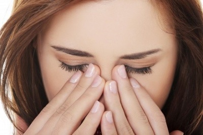 Чому зранку болять очі: основні причини