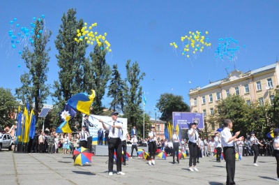 Затримували «злочинців» та складали присягу: у центрі Чернівців поліція відзначила свій професійний день