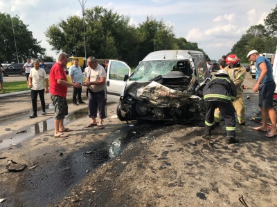 Загиблого водія вирізали із салону: деталі трагічної ДТП на Буковині