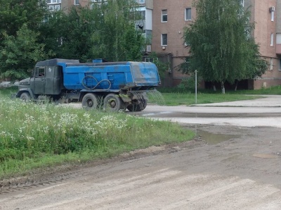 У Новодністровську через масовий вивіз грунту заборонили рух вантажівок