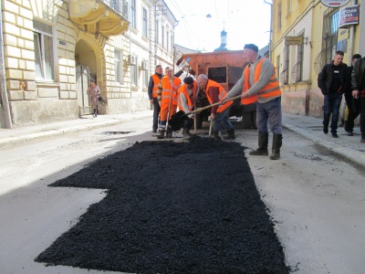 У ратуші повідомили, які вулиці Чернівців уже відремонтували