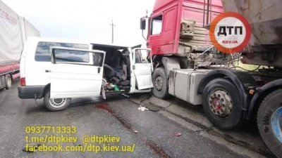 Трагічна ДТП й казковий дворик зі сміття: головні новини Буковини за 14 липня