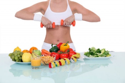 Науковець пояснив, чи можна фізичною активністю компенсувати переїдання