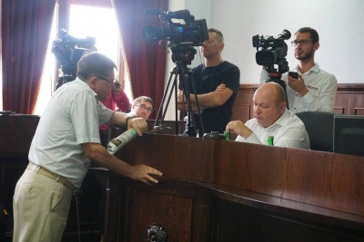 Чернівецька міська рада почала розгляд питання про відставку Каспрука - наживо