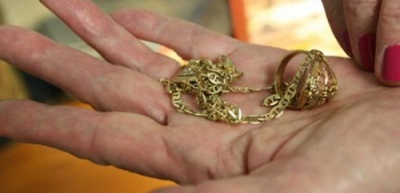 На Буковині затримала чоловіка, що вкрав золотий перстень та ланцюжок