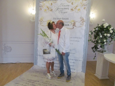 «Приїхали додому, щоб вдруге одружитись»: легенда футболу приїхав до Чернівців на своє золоте весілля