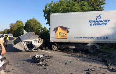 У вантажівки знесло кабіну: у масштабному ДТП на Закарпатті є потерпілі з Чернівецької області