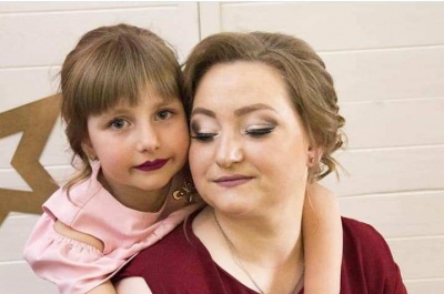 Чернівчани просять допомогти мамі з донькою, які постраждали у ДТП