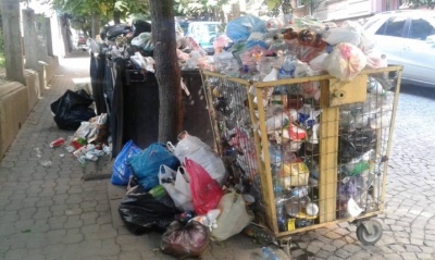 Громадські активісти обурені сміттям у центрі Чернівців