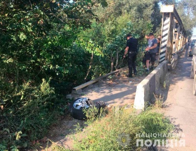 Пожежа у тролейбусі та вражаюча ДТП на мості. Головні новини Чернівців 3 вересня