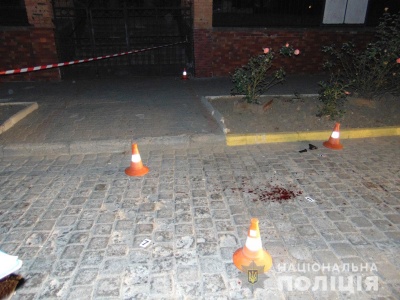 У центрі Чернівців у нічній перестрілці постраждали двоє осіб: поліція відкрила справу
