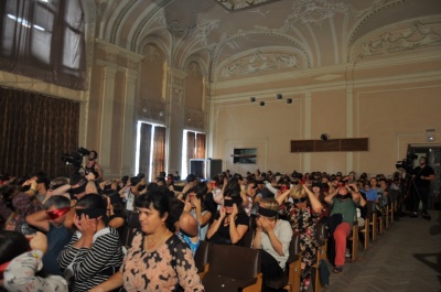«Театр вух»: у Чернівцях презентували аудіовиставу за мотивами книги Христі Венгринюк