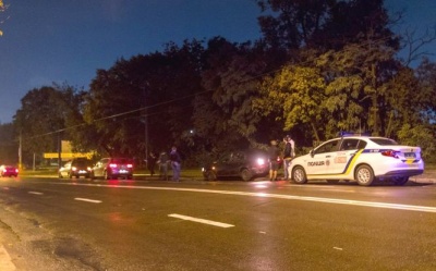 У Києві водій Daewoo влетів у поліцейський автомобіль