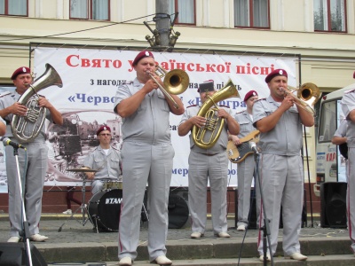 У Чернівцях влаштували концерт з нагоди 48-ї річниці першого виконання «Червоної рути»