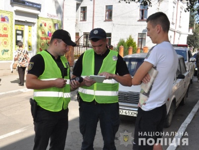 Перші в Україні: буковинські поліцейські перейшли на винесення електронних постанов