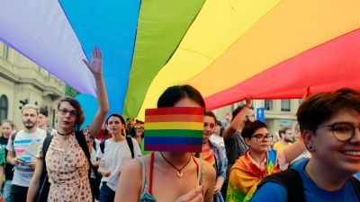 У Румунії Конституційний суд визнав гей-пари сім’ями