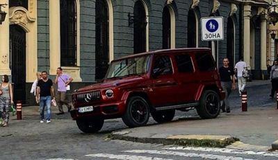 На вулицях Чернівців помітили елітний «Гелендваген» за понад 4 млн грн - фото