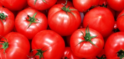 Лікарі попереджають: кому протипоказано їсти томати