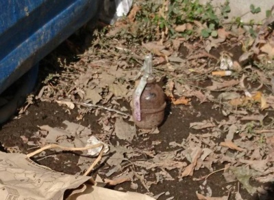 У Чернівцях поліція перевіряє інформацію про виявлену гранату біля готелю «Турист» - фото
