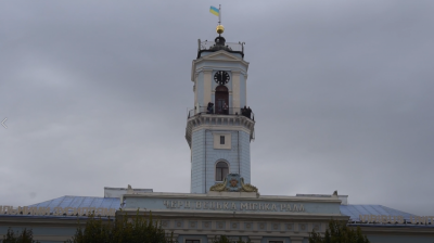У Чернівцях новий сурмач виконав легендарну «Марічку» з вежі ратуші - відео