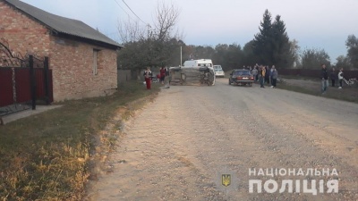 На Буковині перекинувся «Фольксваген» з п’яним водієм: загинув 2-річний хлопчик - фото