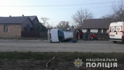 На Буковині перекинувся «Фольксваген» з п’яним водієм: загинув 2-річний хлопчик - фото