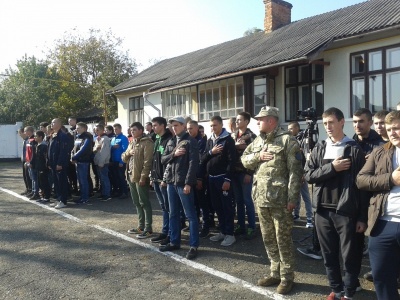 Напад на «валютника» та відправка призовників. Головні новини Буковини за 10 жовтня