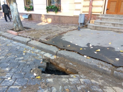 У центрі Чернівців сьогодні не буде води через пошкодження труби