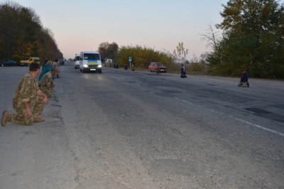 На Вінничині попрощалися з буковинцем, який загинув на Донбасі від кулі снайпера - фото