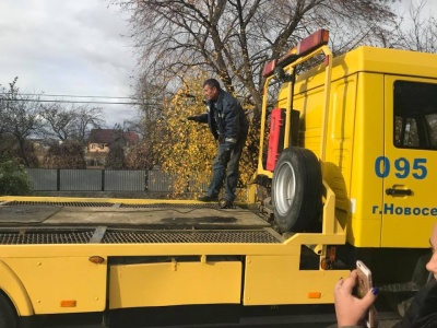 На Буковині службове авто поліції врізалось у позашляховик на «євробляхах» - фото