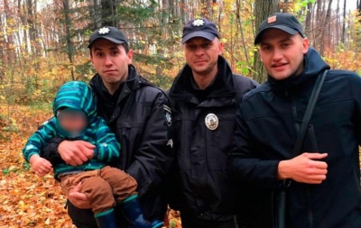 «Знайшли за півтора кілометри»: у поліції розповіли деталі зникнення дитини в лісі на Буковині