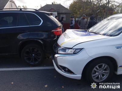 Переплутав педалі: водій BMW, в якого врізалось авто поліції, був п’яним