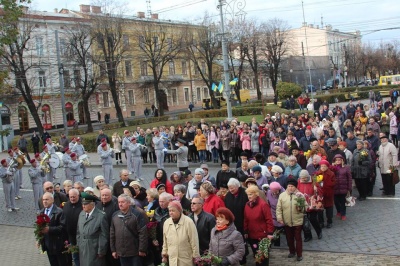 У Чернівцях відзначили річницю вигнання нацистів з України - фото