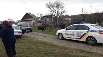 На Буковині мешканці виступили проти будівництва мобільної вишки біля житлових будинків - фото