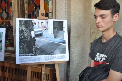 У Чернівцях підлітки за допомогою фото розповіли про соціально-економічні проблеми