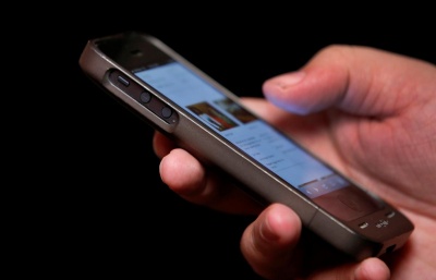 Вчені попередили про смертельні наслідки випромінювання мобільних телефонів