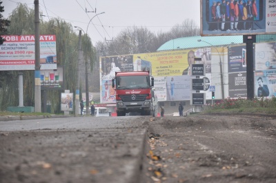 Як ремонтують проспект Незалежності в Чернівцях - фото