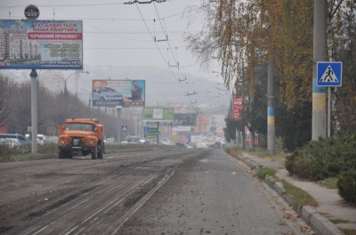 Як ремонтують проспект Незалежності в Чернівцях - фото