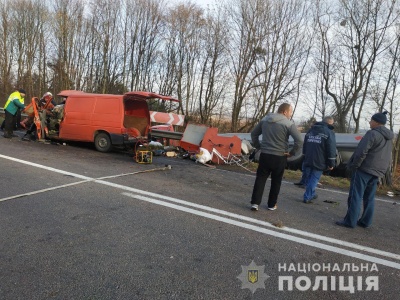 Моторошна ДТП із бензовозом на трасі Київ-Чоп: троє загиблих - фото