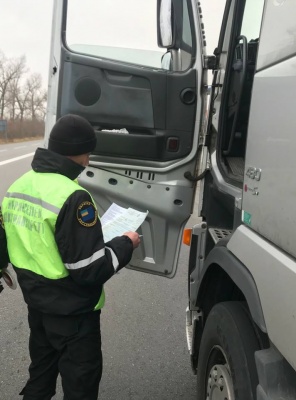 На Буковині затримали п’яного водія фури на молдовських номерах - фото