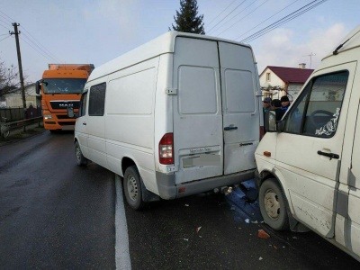 ДТП по інерції: у поліції розповіли деталі аварії з 4-ма автівками в Боянах - фото