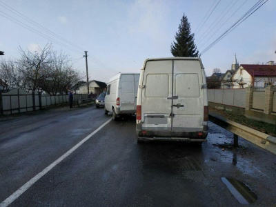 ДТП по інерції: у поліції розповіли деталі аварії з 4-ма автівками в Боянах - фото