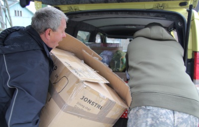 Волонтери з Буковини відправили гуманітарну допомогу військовим і дітям в Маріуполь - фото