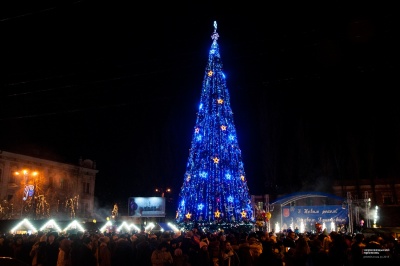 Якою буде головна ялинка Чернівців цього року: розповіла дизайнер