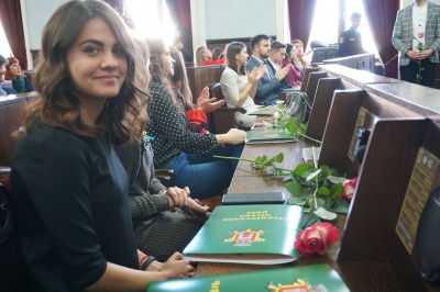У ратуші нагородили кращих студентів Чернівців - фото