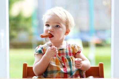 Чому сосиски шкідливі для дітей: пояснення дієтолога