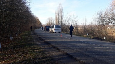 У Чернівецькій області водійка Volkswagen спричинила потрійну ДТП - фото