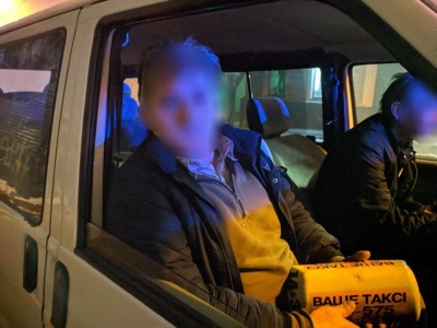 У центрі Чернівців патрульні затримали п'яного таксиста